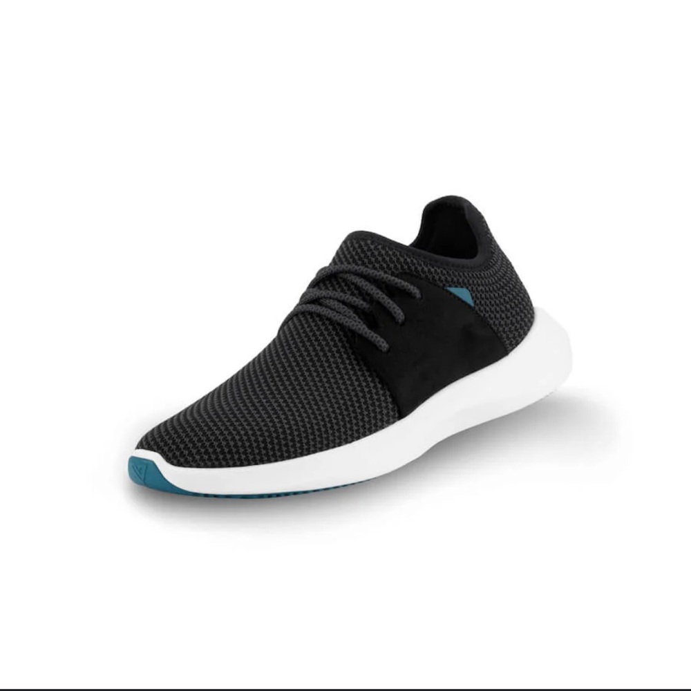 Vessi Everyday Classic shoes midnight black size 10